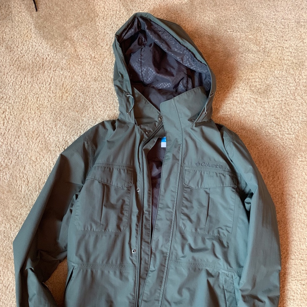 Men’s green Columbia jacket